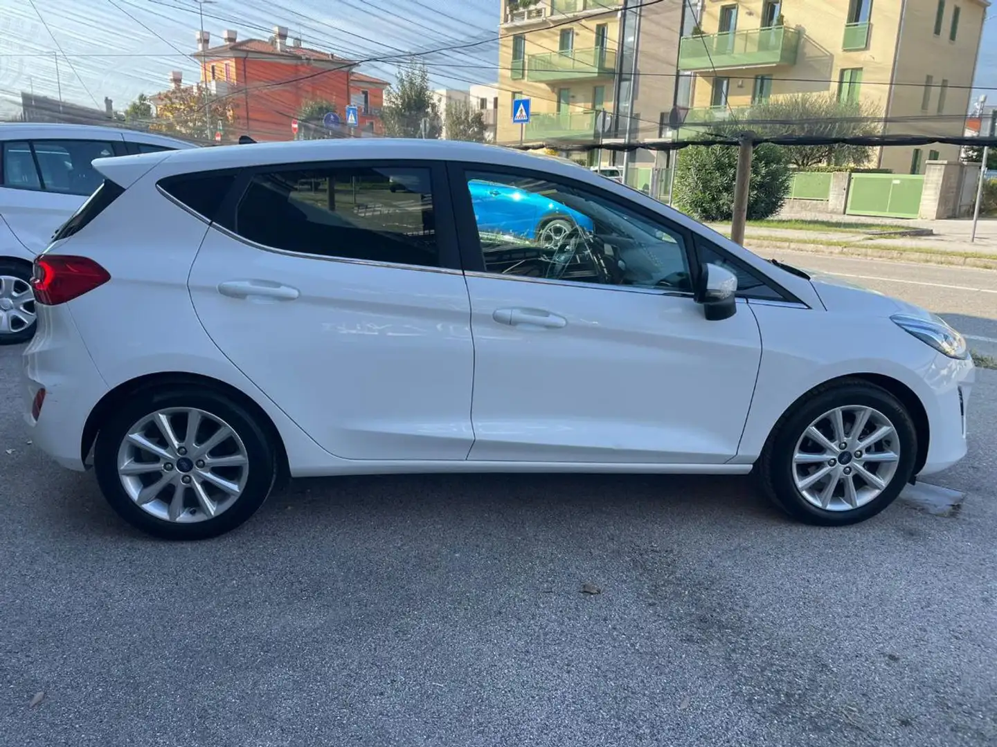 Ford Fiesta 1.1 75 CV GPL 5 porte Titanium Blanc - 2