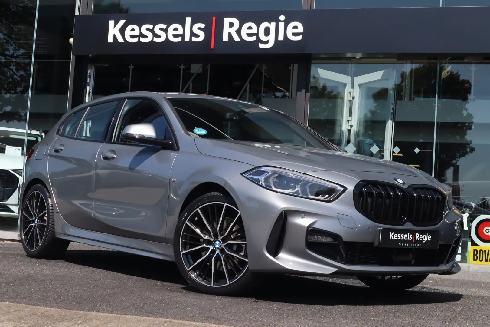 BMW 120 1-serie 120i M-sport Live Cockpit Led Navi Grijs - 1
