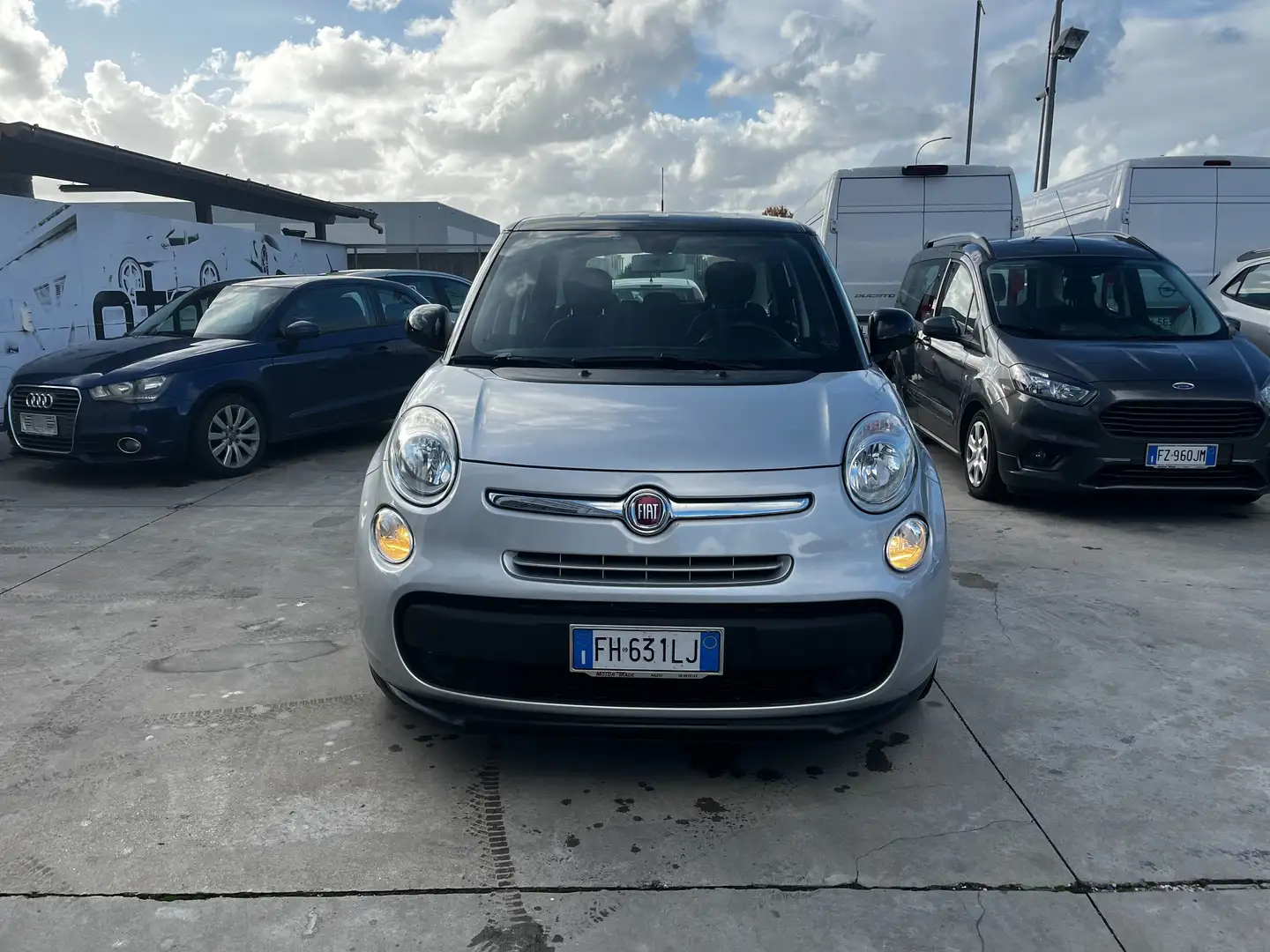 Fiat 500L lounge Plateado - 2