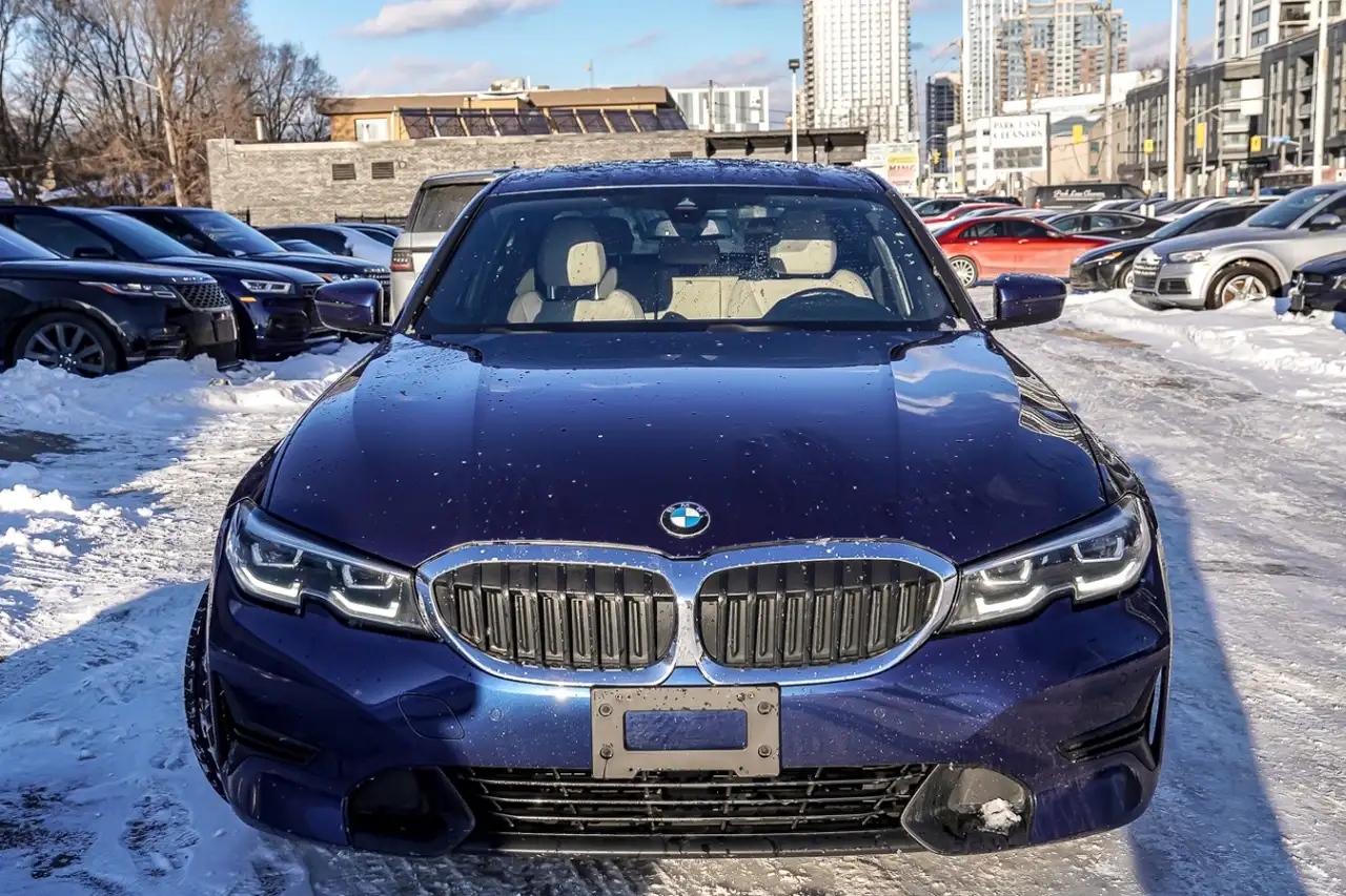 BMW 3 Series снимка BMW 3 Series