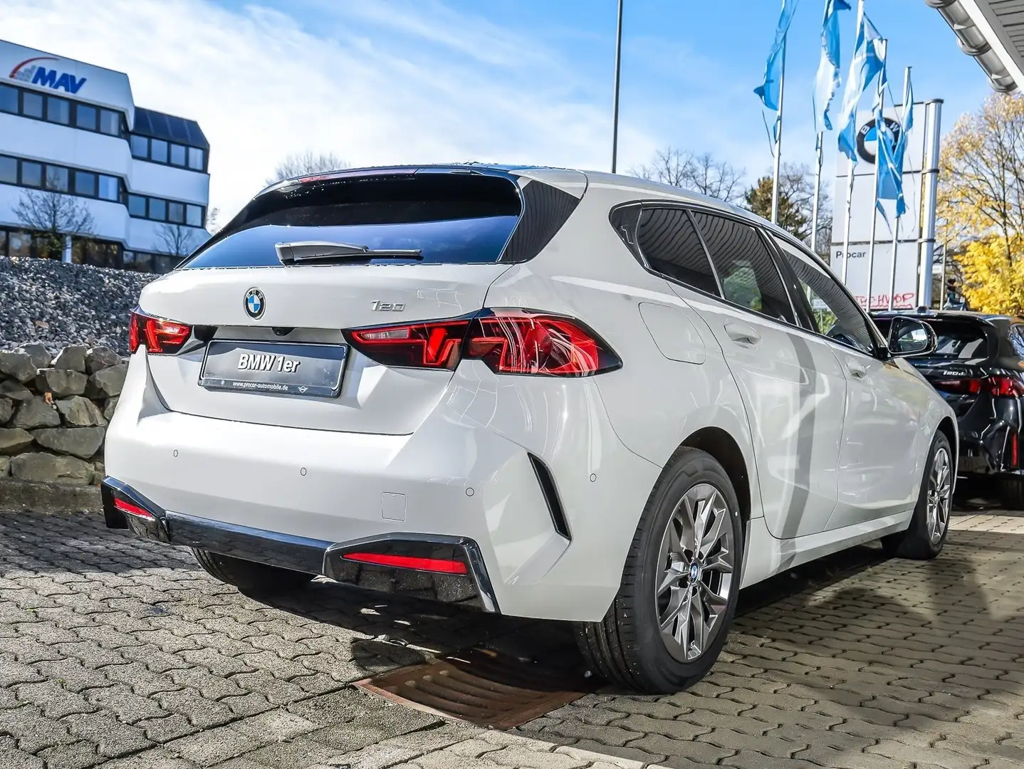 BMW 120 Navi+DA+PA+DAB+LED+SHZ+Durchladesystem Bianco - 2