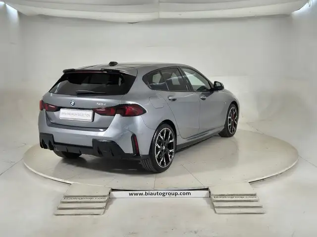 BMW 1 Series view 5