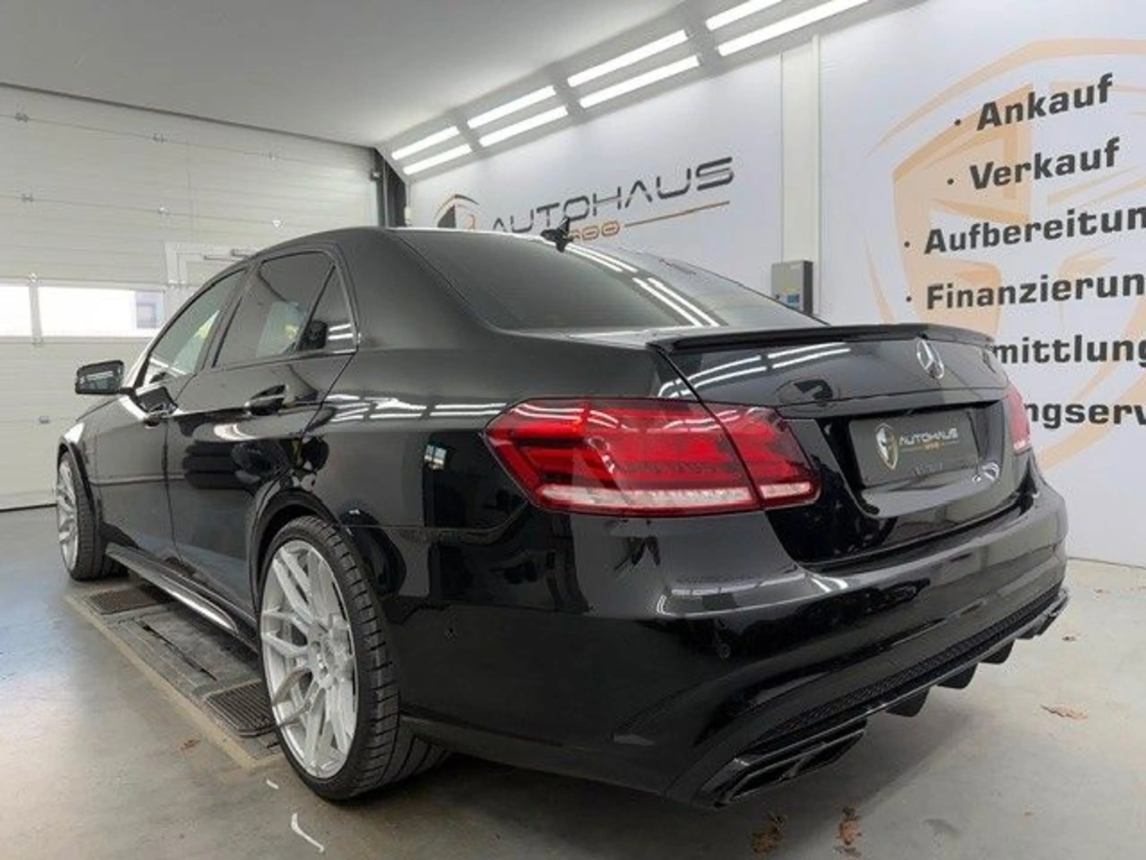 Mercedes-Benz E 63 AMG S 4Matic NAVI ACC MFL MEMORY RFK SHZ — photo 11
