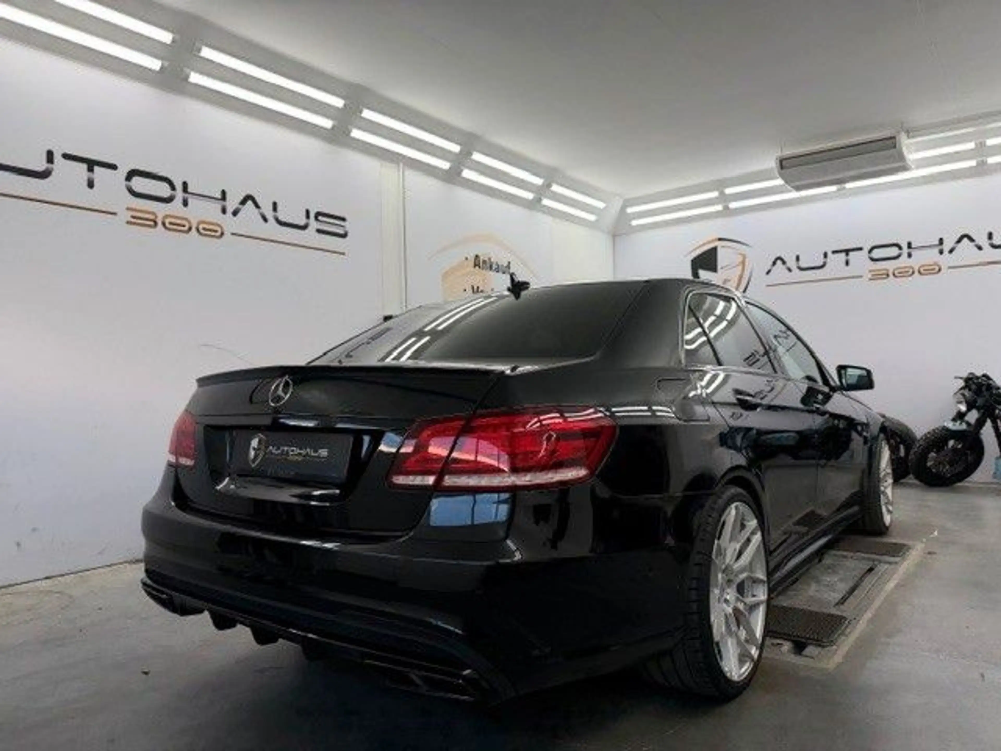 Mercedes-Benz E 63 AMG S 4Matic NAVI ACC MFL MEMORY RFK SHZ — photo 12