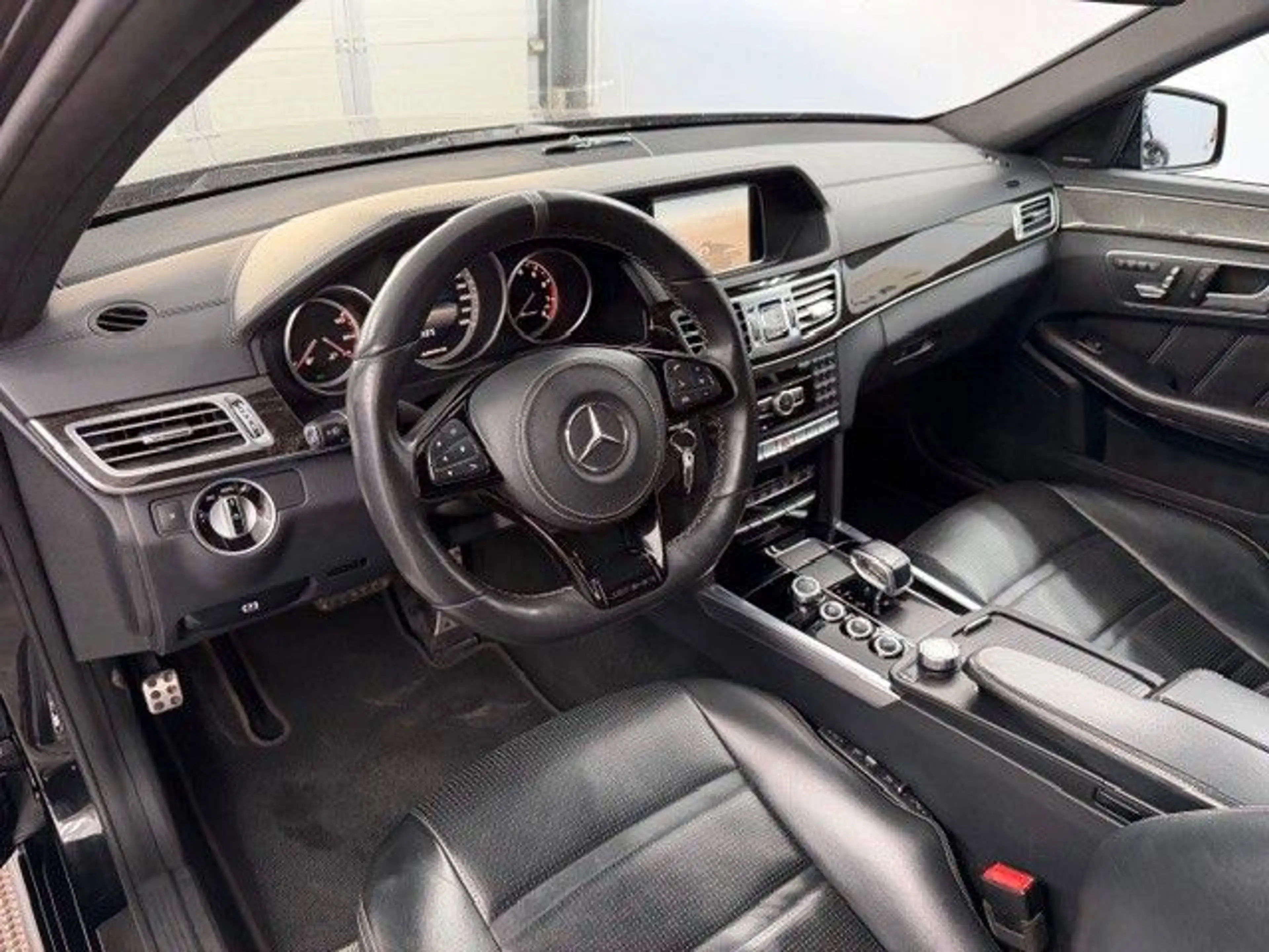 Mercedes-Benz E 63 AMG S 4Matic NAVI ACC MFL MEMORY RFK SHZ — photo 14