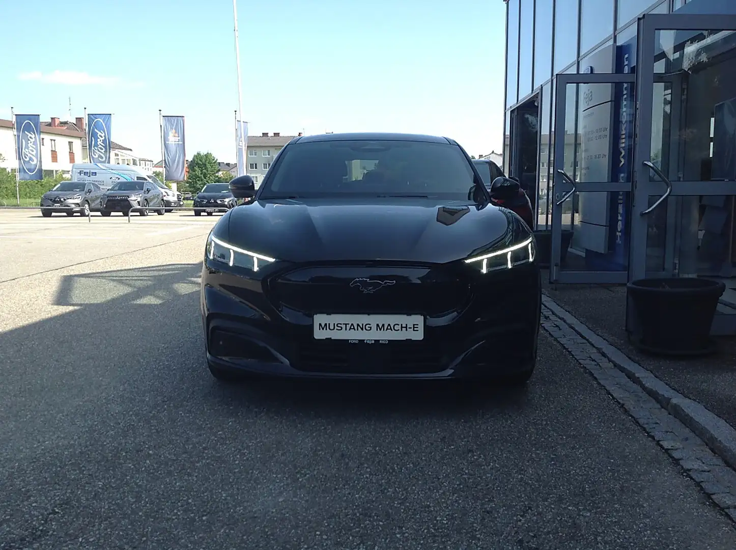 Ford Mustang Mach-E AWD Elektro Extended Range Schwarz - 2