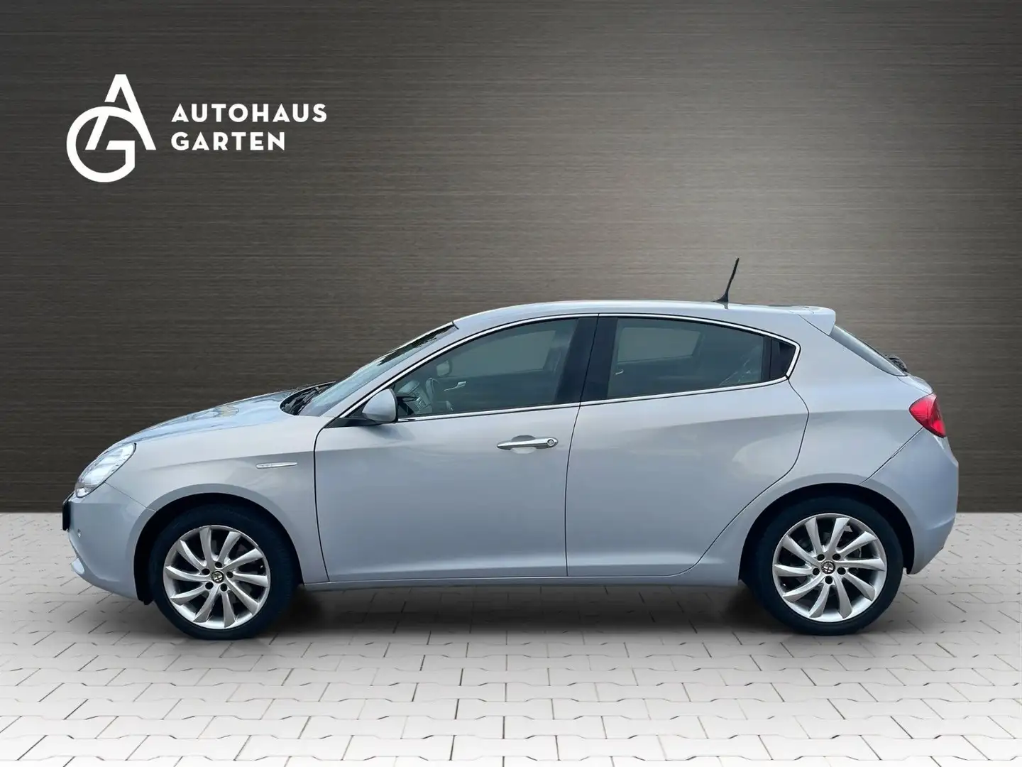 Alfa Romeo Giulietta 2.0JTDM Turismo Xenon Automatik SHZ Argent - 2
