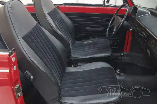 Volkswagen Beetle view 8