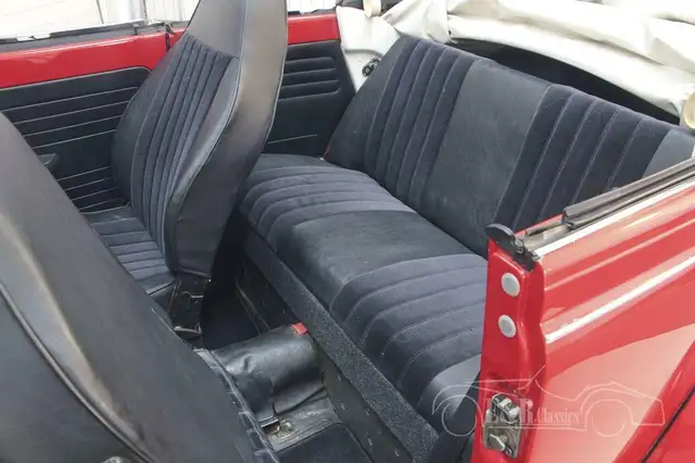 Volkswagen Beetle view 9