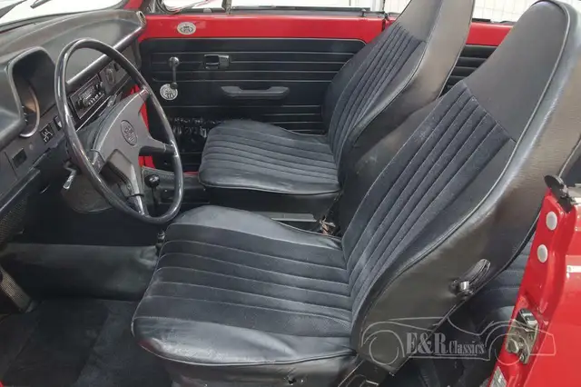 Volkswagen Beetle view 12
