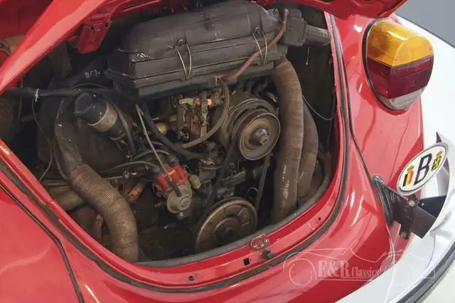 Volkswagen Beetle view 3