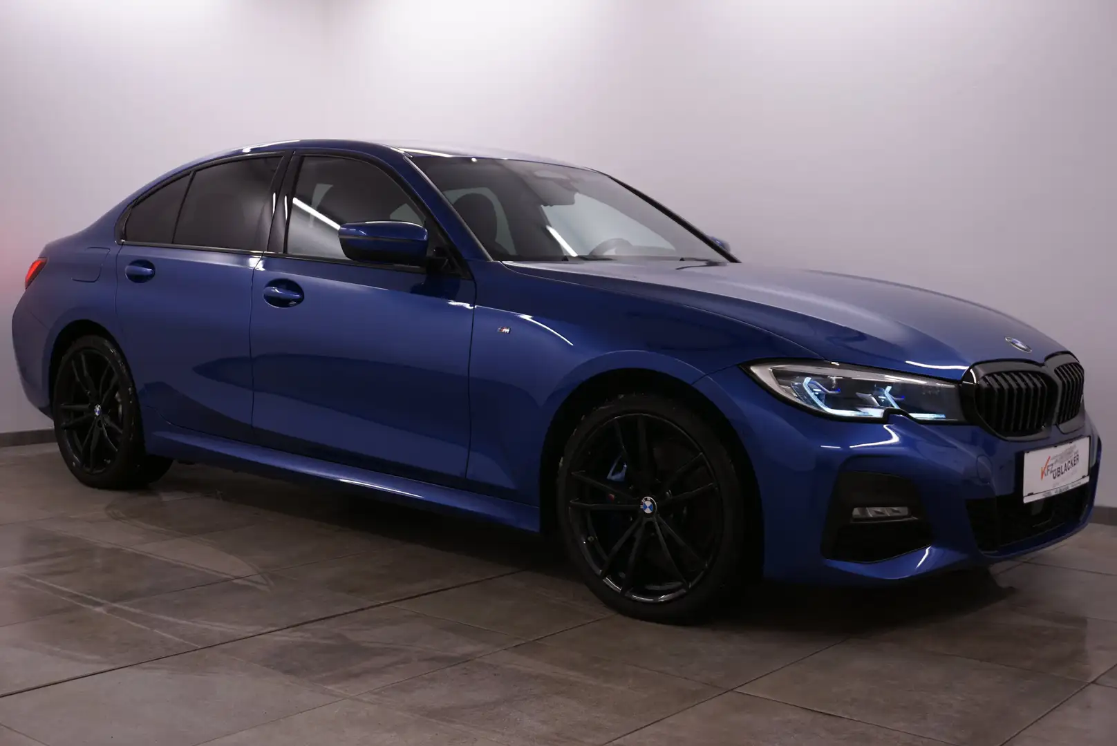 BMW 330 e M Sport// Laser Scheinw. // Anhängerv. // ACC Blau - 1
