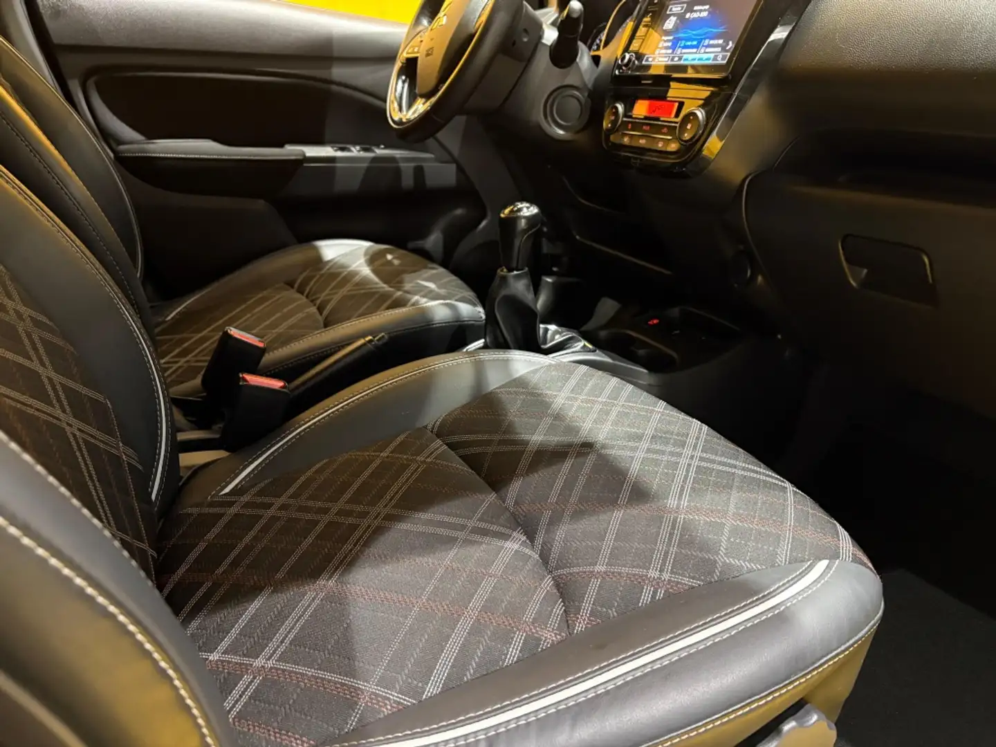 Mitsubishi Space Star 120 MPI Kaiteki Gris - 2