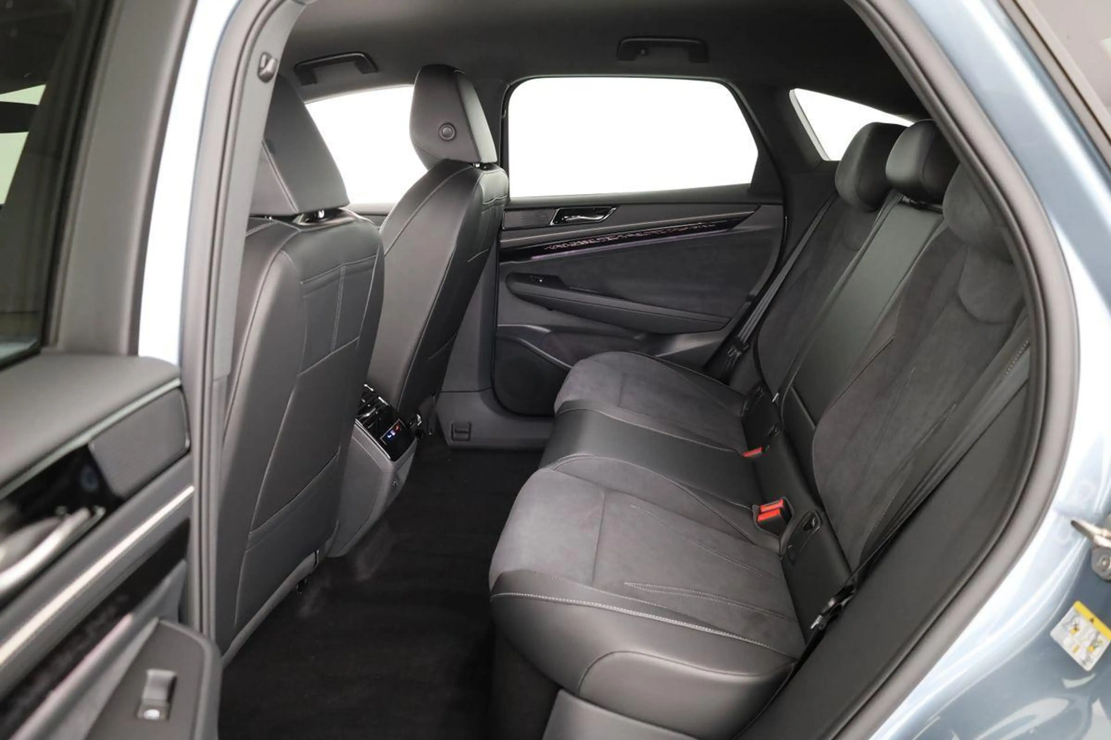 Volkswagen ID.7 Pro 210 kW Black, HuD, IQ.Light, IQ.Drive, Area... — photo 10