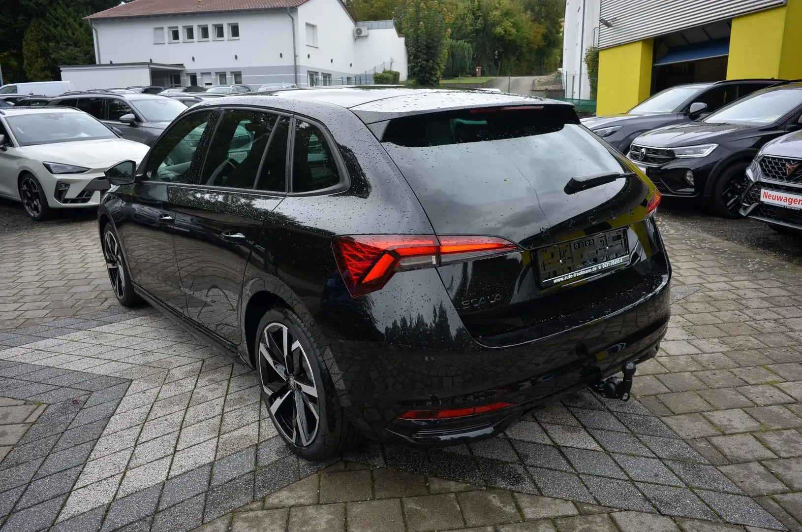 Skoda Scala 1.5 TSI DSG Monte Carlo 4JG+18"+AHK+MATRIX+CAM Schwarz - 2