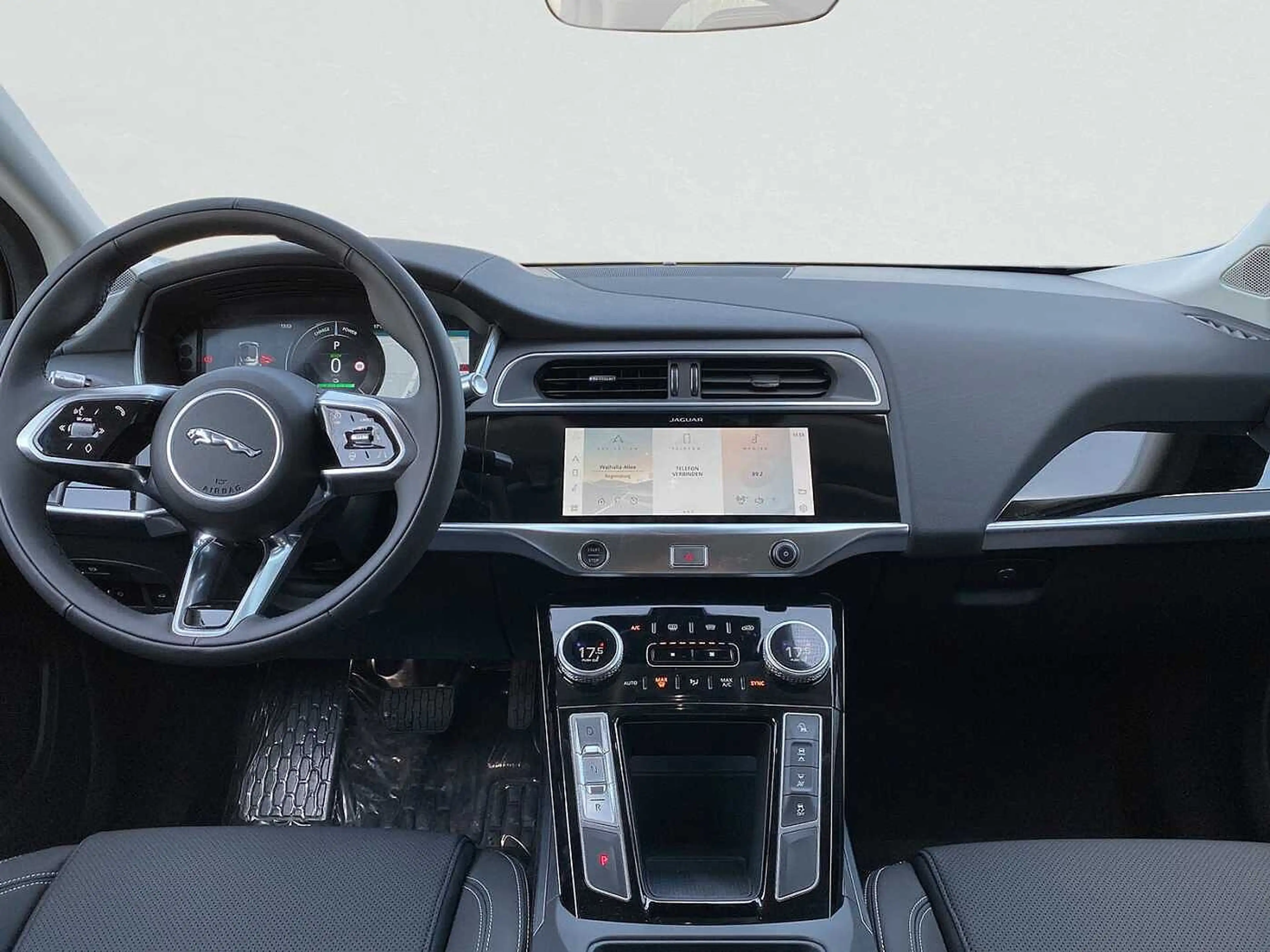 Jaguar I-Pace EV400 AWD S — photo 4