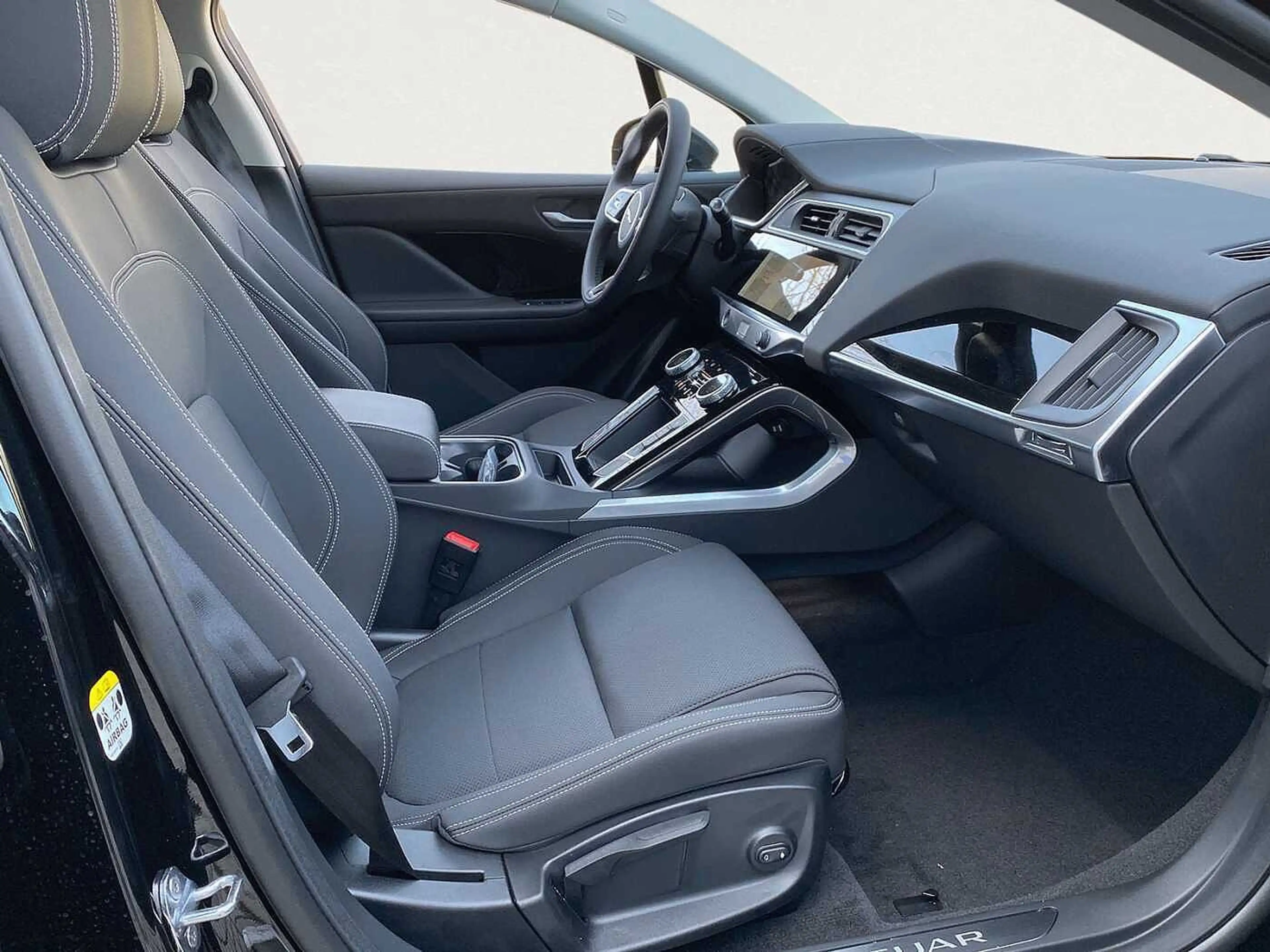 Jaguar I-Pace EV400 AWD S — photo 3
