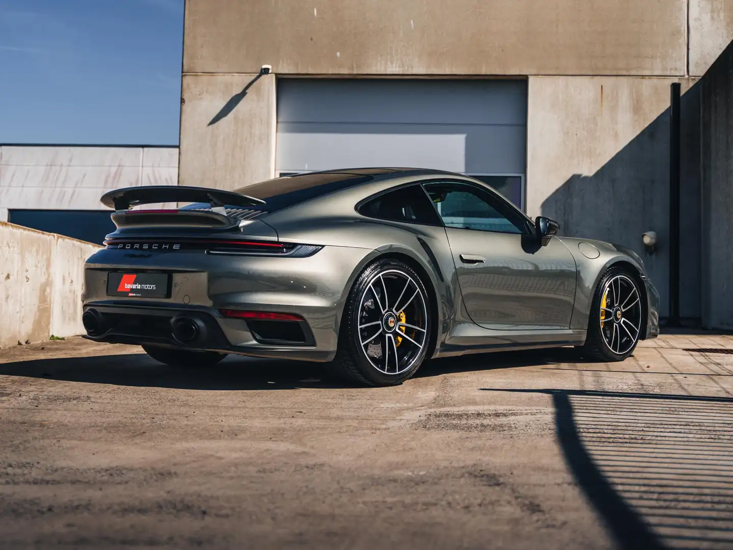 Porsche 992 Turbo S Aventurine / 360 / Pano / Adapt. Cruise Verde - 2