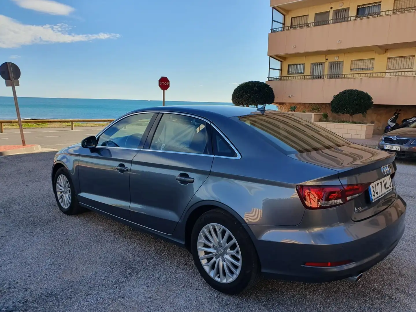 Audi A3 2.0 TDI Limousine (clean diesel) quattro Attractio - 2