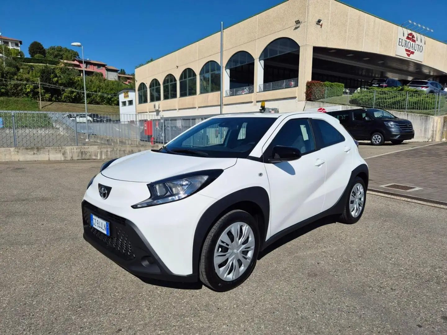 Toyota Aygo X 1.0 VVT-i 72 CV 5 porte Active Bianco - 2