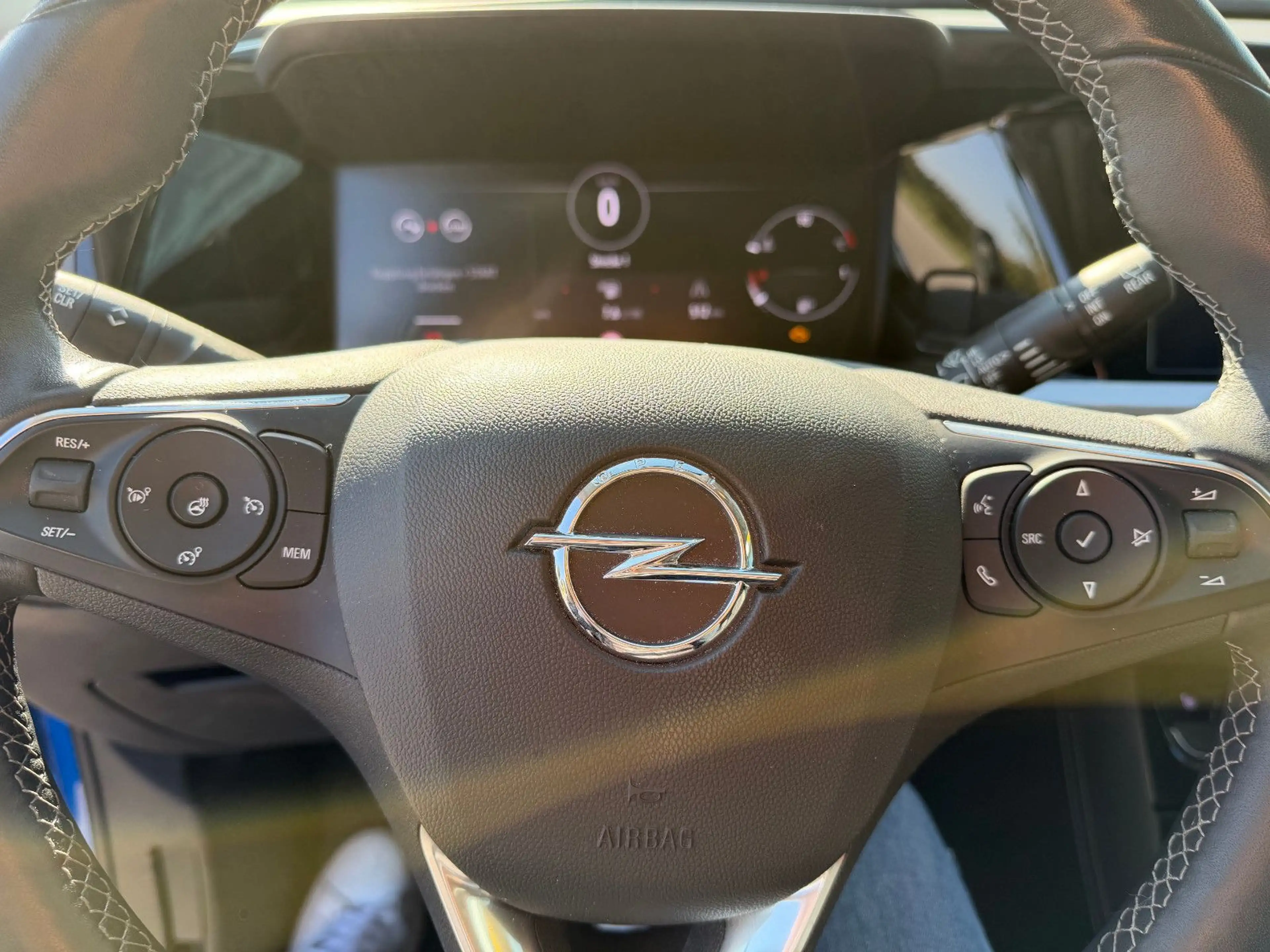 Opel Grandland X — photo 12