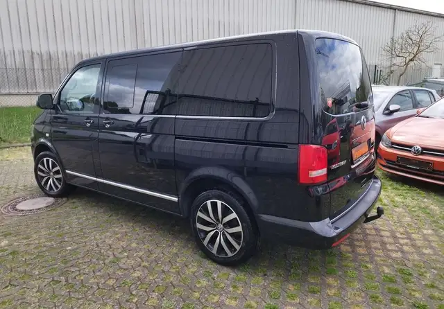 Volkswagen Multivan view 5