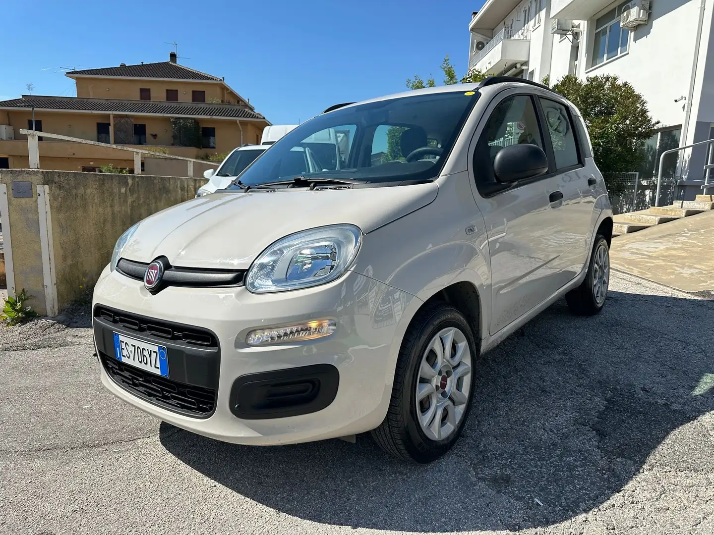 Fiat Panda 0.9 t.air t. natural power Lounge 80cv Beige - 1