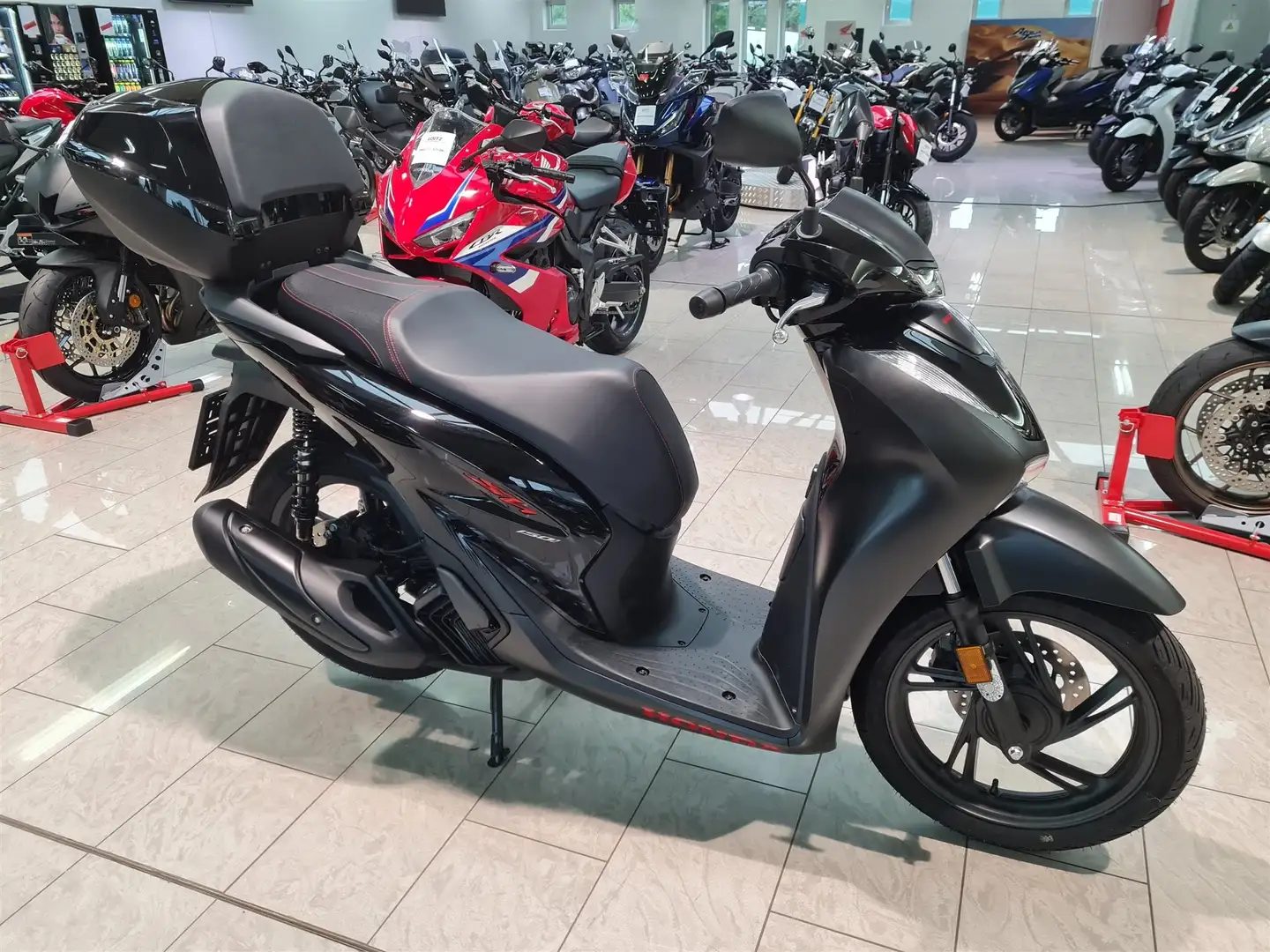 Honda SH 150 Nero - 1
