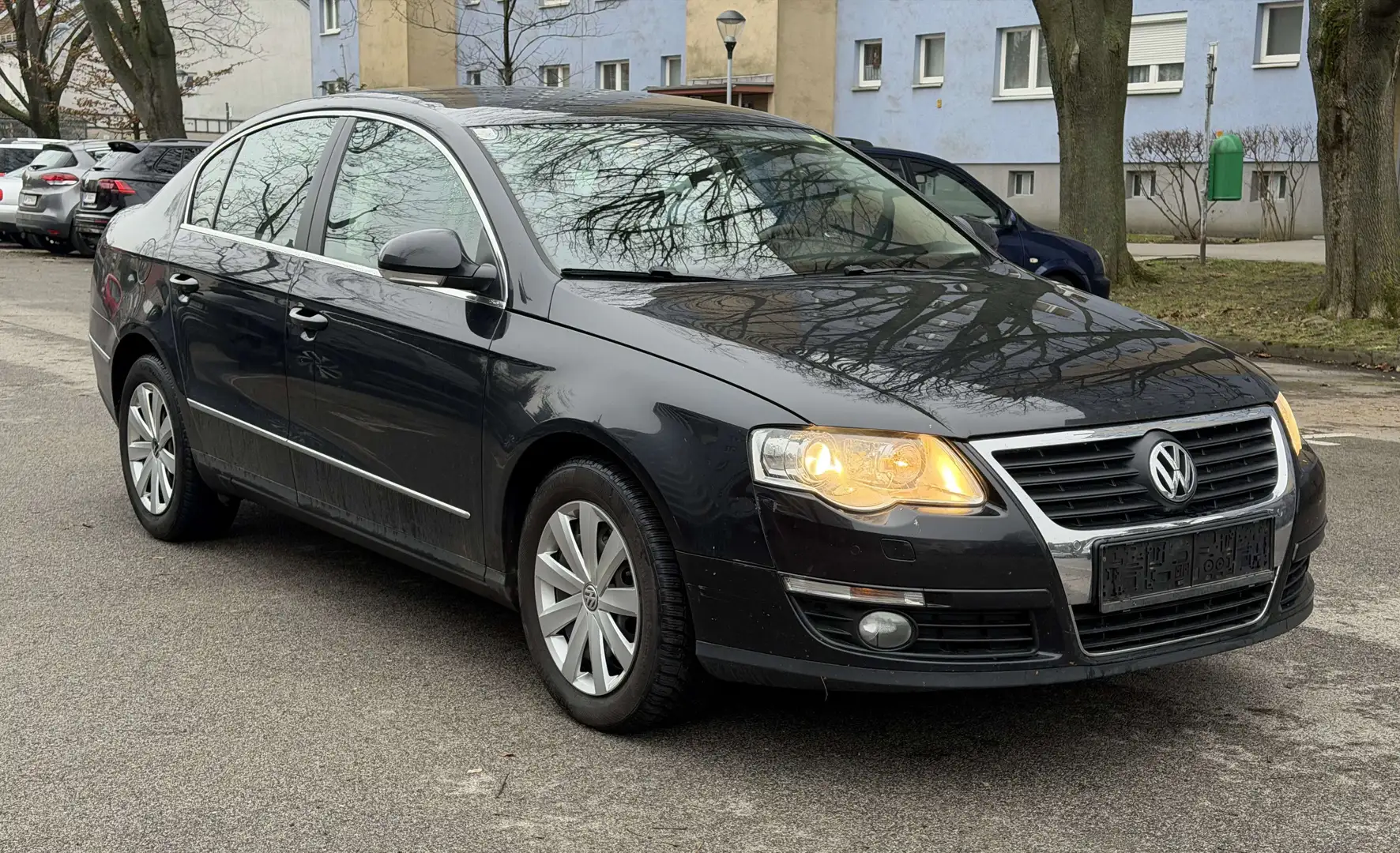 Volkswagen Passat Comfortline 2,0 TDI DPF Schwarz - 2
