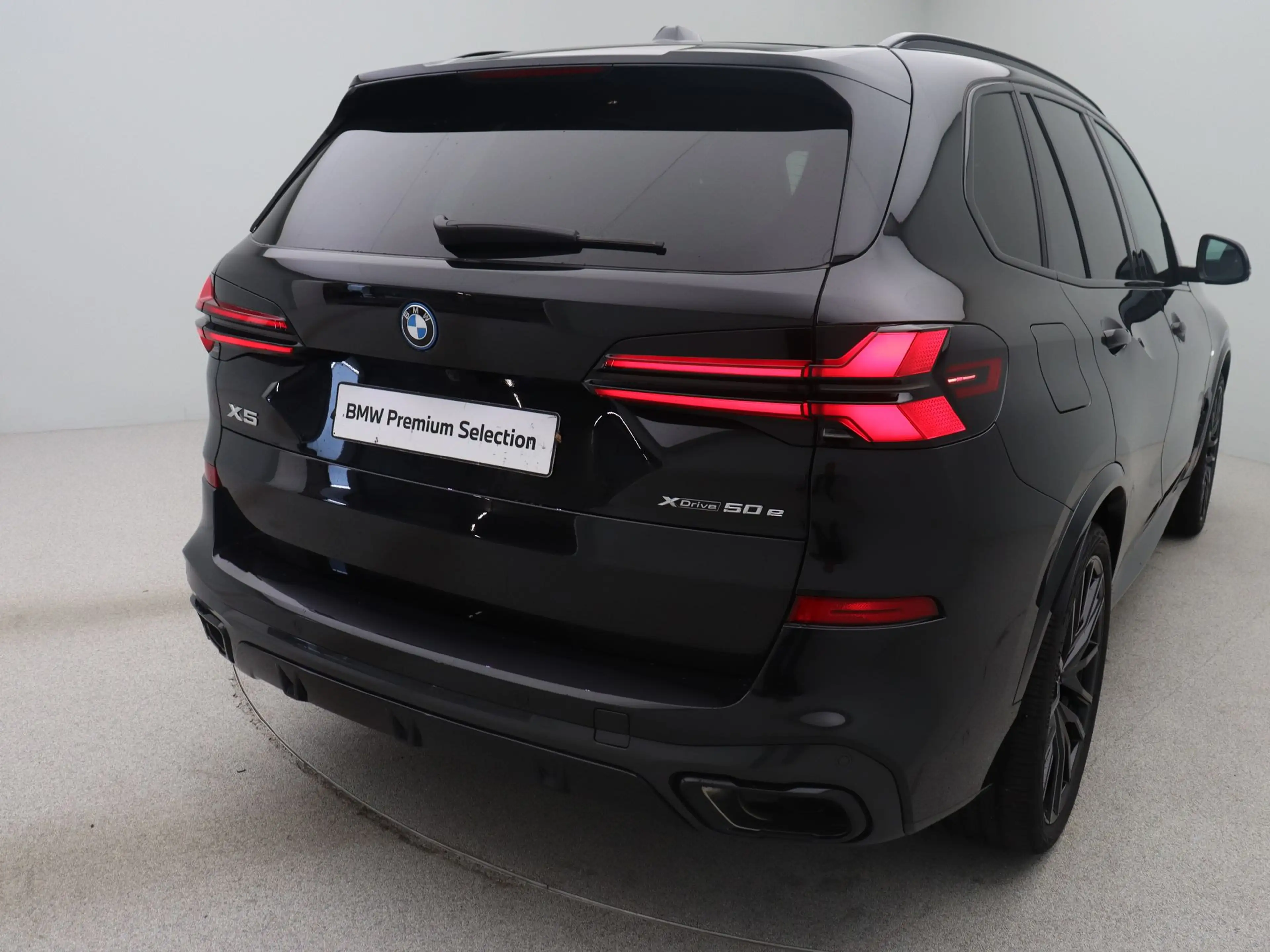 BMW X5 xDrive50e — photo 9