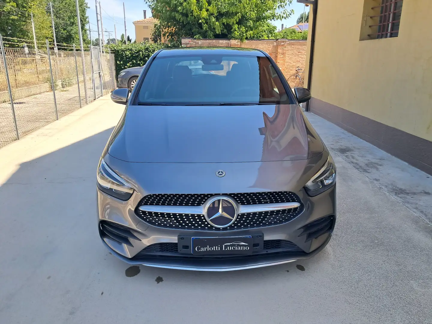 Mercedes-Benz B 180 B 180 d Premium auto Grigio - 2