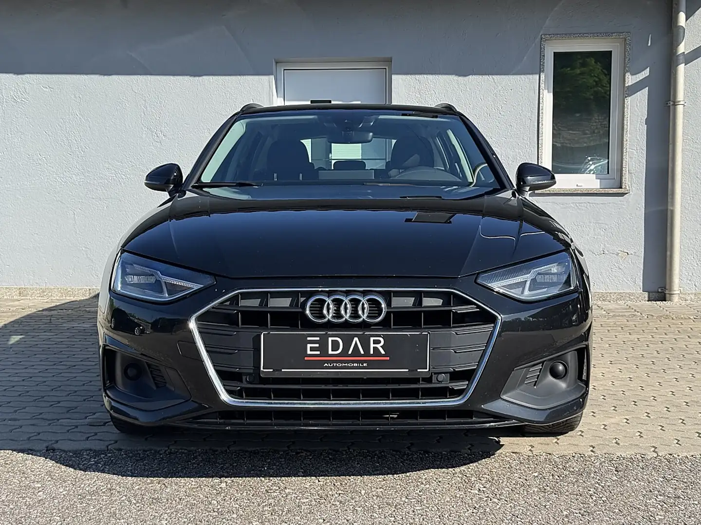 Audi A4 35 TDI Schwarz - 1