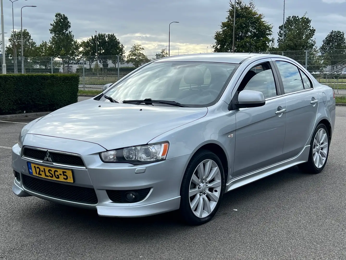 Mitsubishi Lancer Sports Sedan 2.0 DI-D Business Edition - Grijs - 1