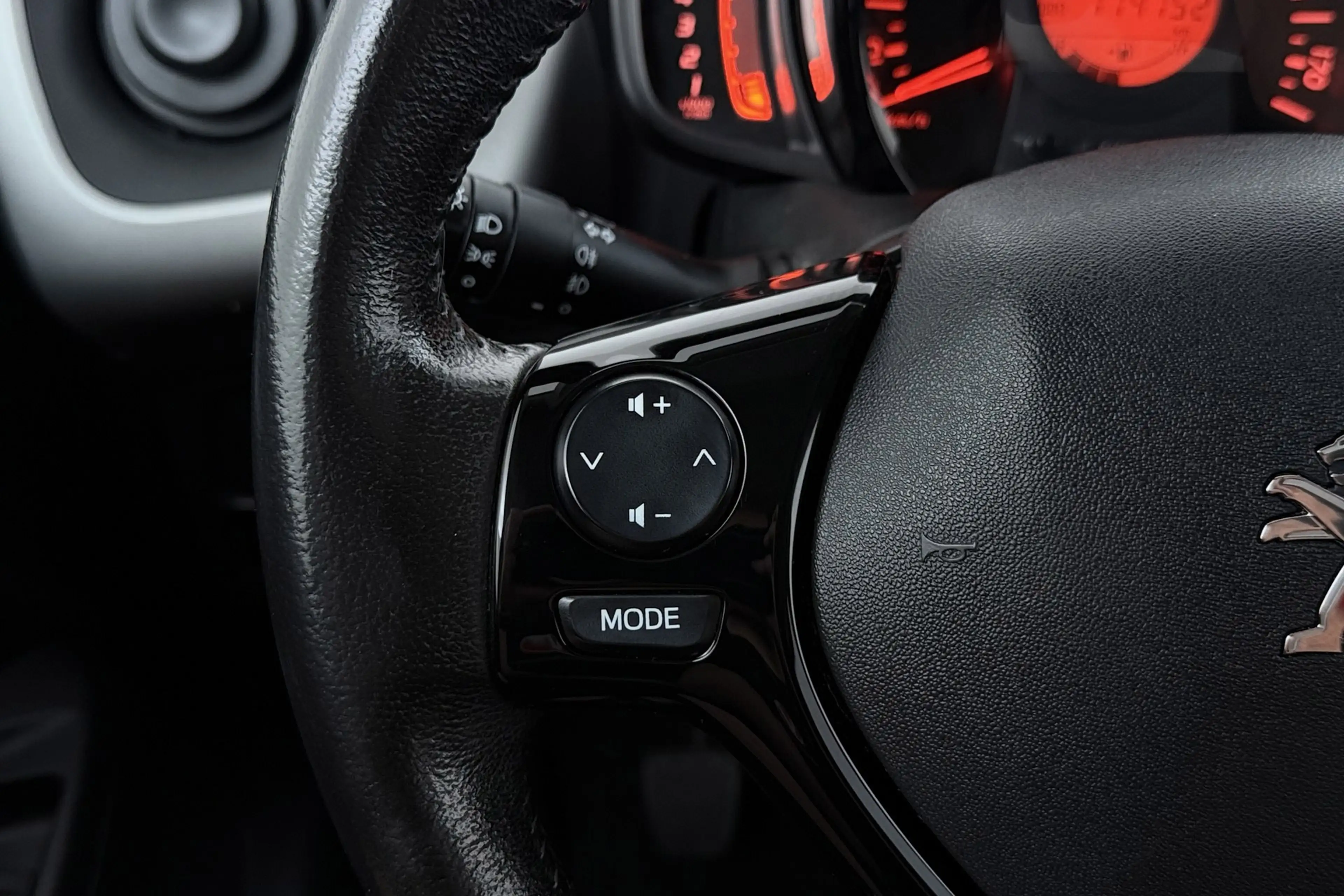 Peugeot 108 1.0 e-VTi Allure TOP! | Org NL | Opendak | Airco — photo 27