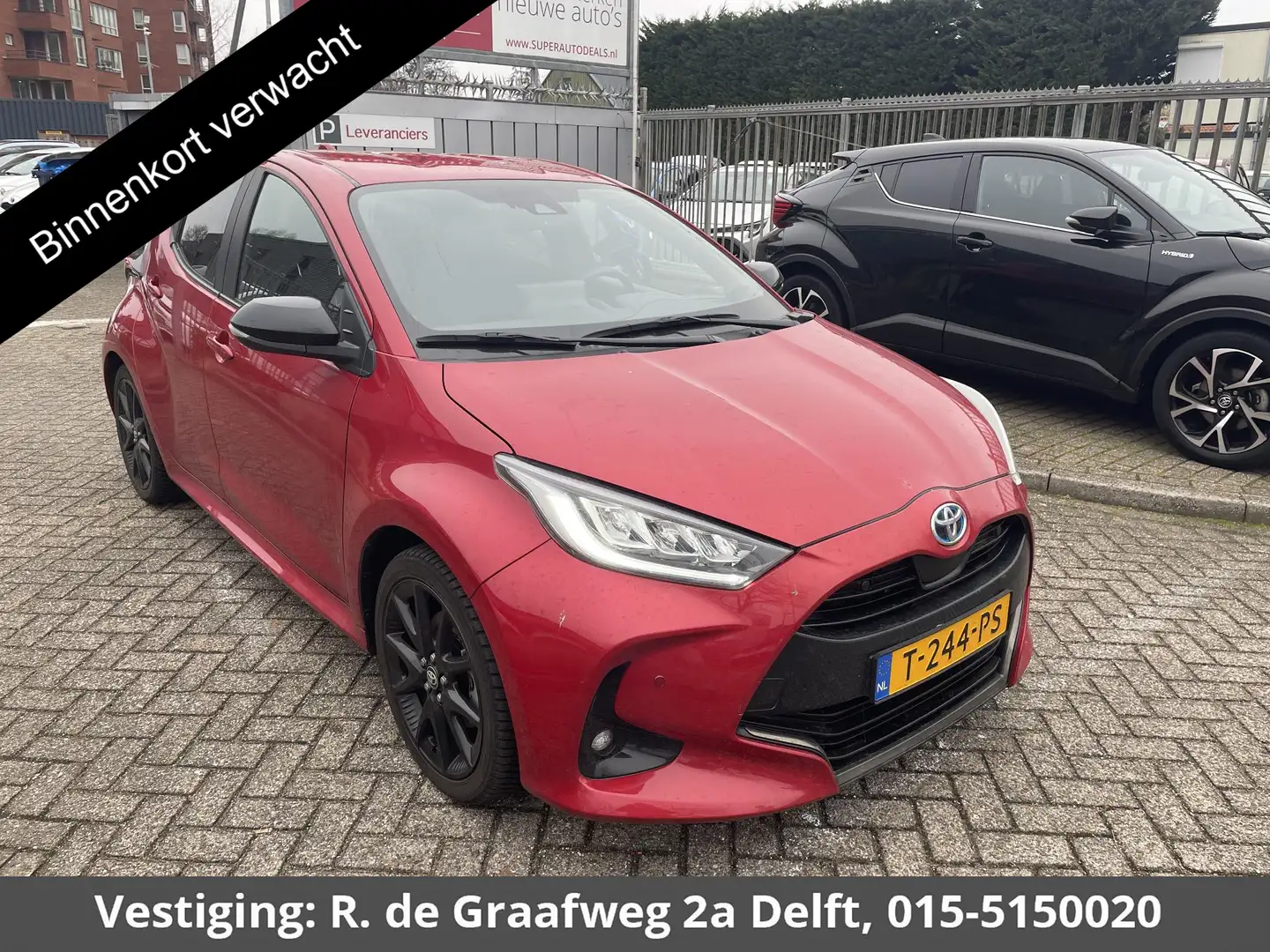 Toyota Yaris 1.5 Hybrid Executive | Stoelverwarming | Navigatie Rot - 2