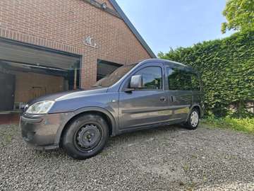 Tour 1.7 DT DTi Comfort