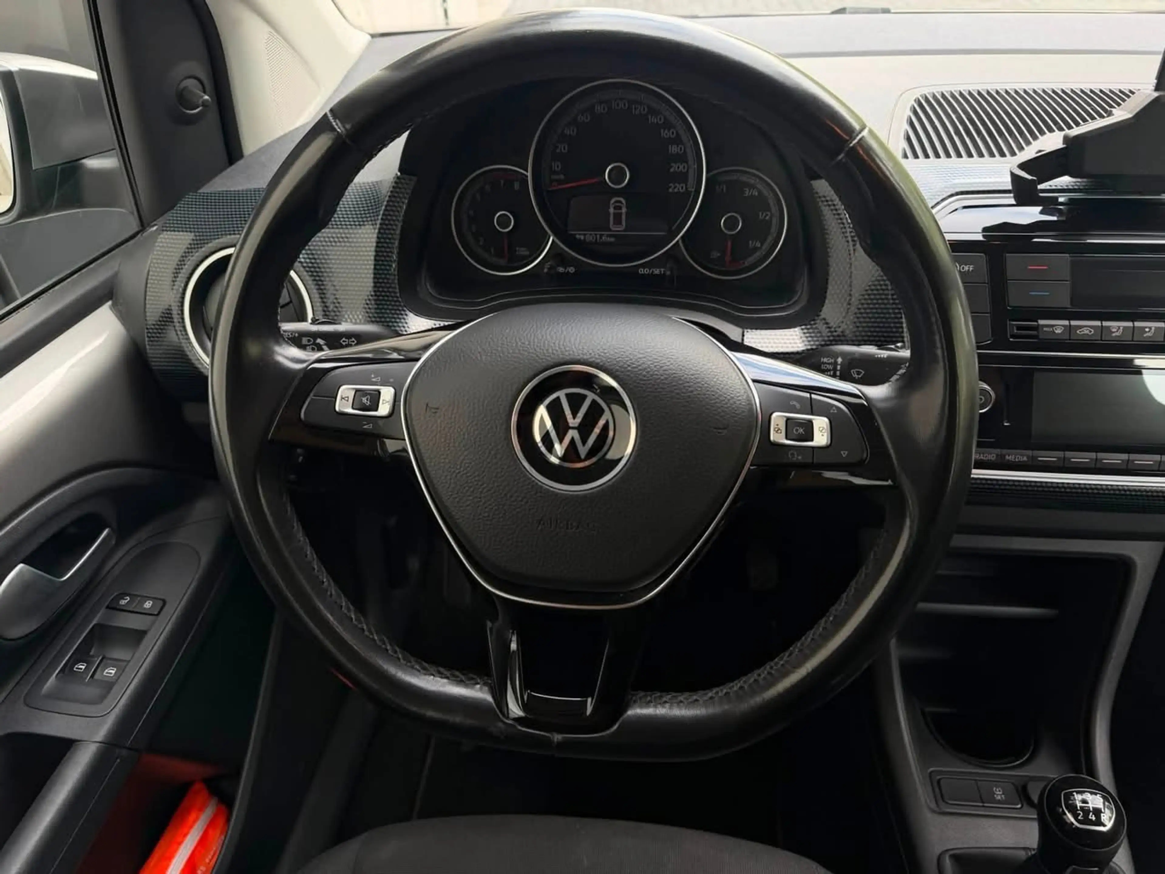 Volkswagen up! Up! 1.0i 65 cv GARANTIE/ CAMÉRA/CLIM/1Er PROPIRO — photo 13