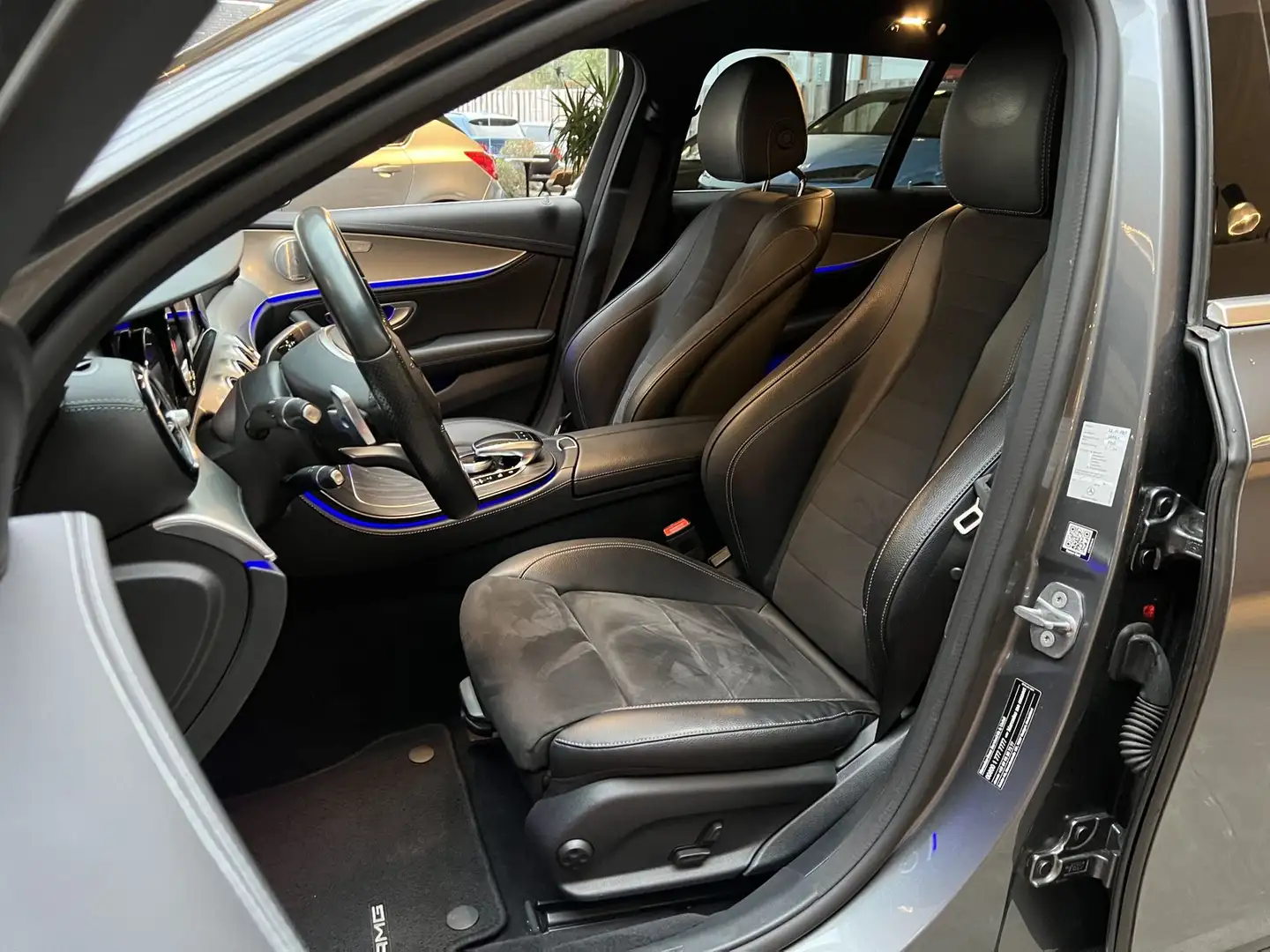 Mercedes-Benz 220 E E220d AMG-Line Navi Kamera Burmester LED Grau - 2