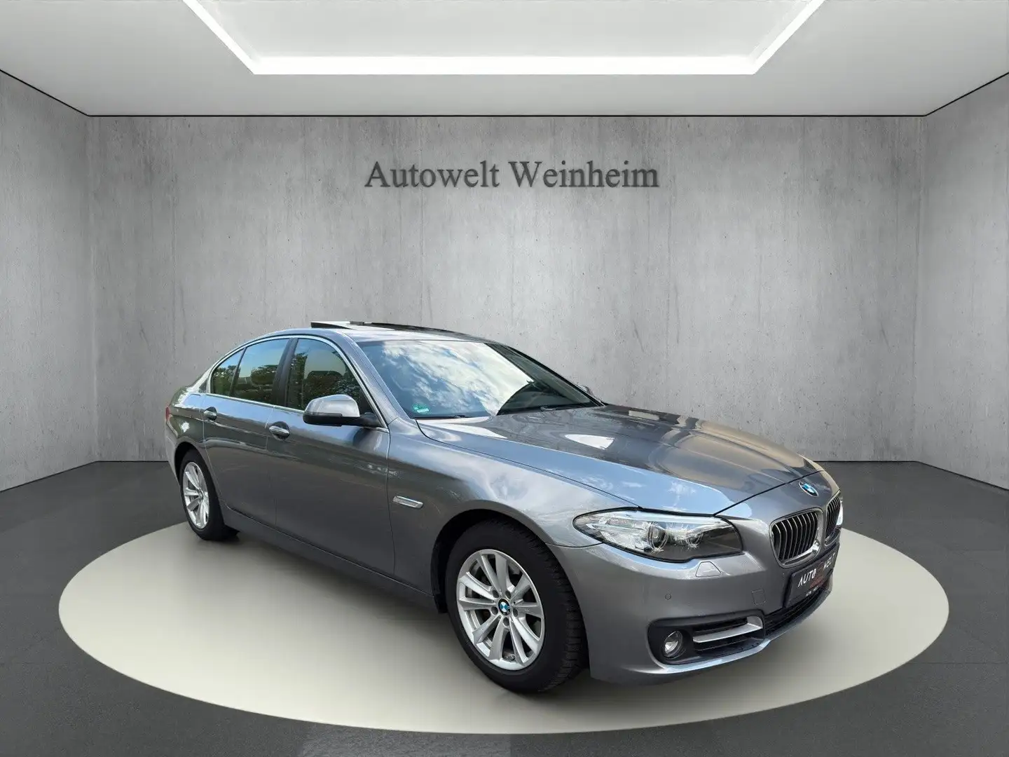 BMW 520 D°LIM°AUT°1.HAND°50TKM°NAV°LEDER°SCHBIEDACH° Gris - 1