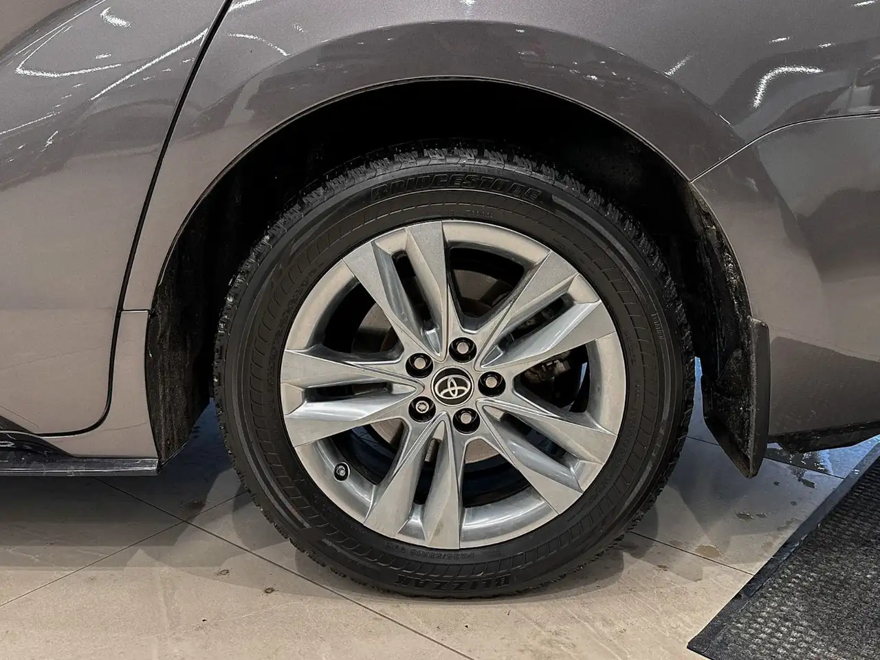Toyota Sienna снимка Toyota Sienna