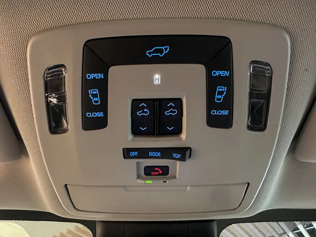 Toyota Sienna снимка Toyota Sienna