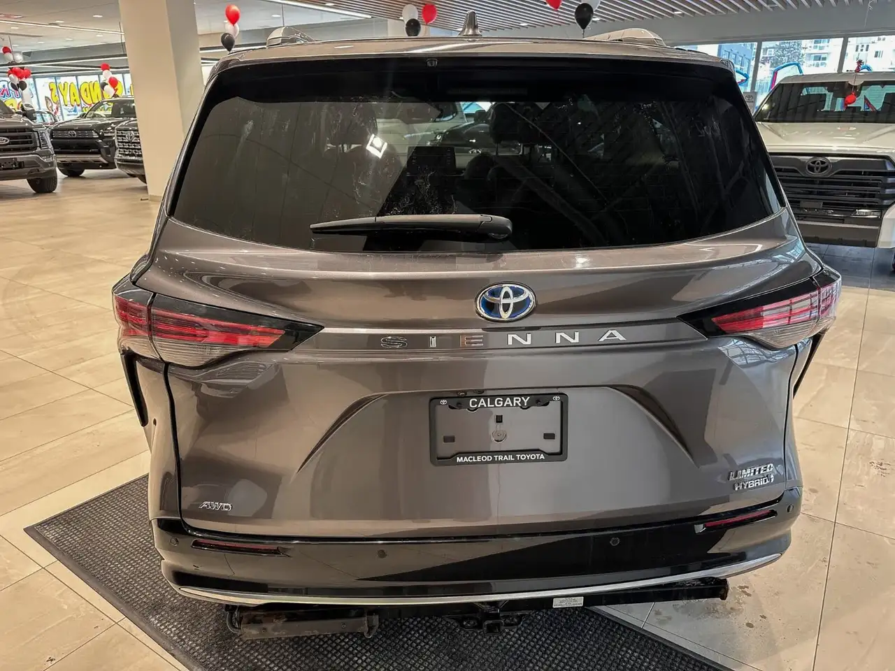 Toyota Sienna снимка Toyota Sienna