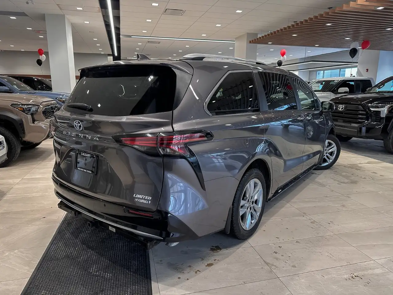 Toyota Sienna снимка Toyota Sienna