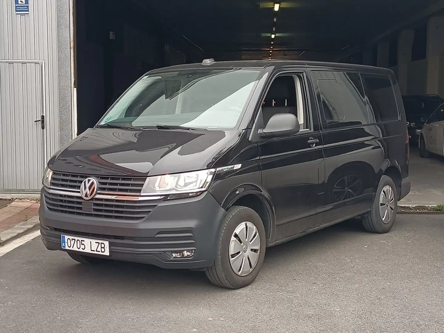 Volkswagen Premium Larga 2.0 TDI 110kW BMT DSG Siyah - 1