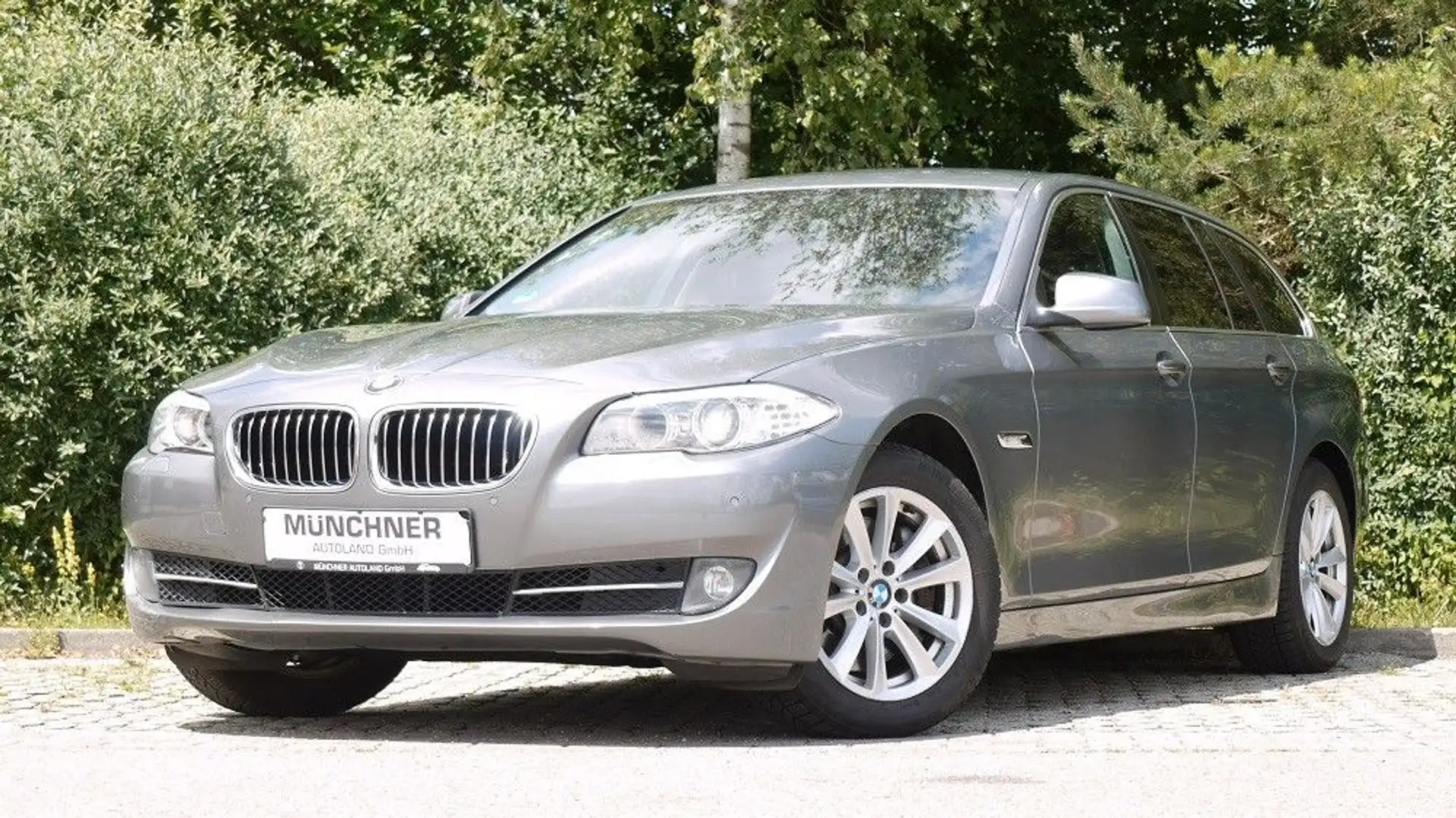 BMW 525 Touring 525 d*Automatik*Leder* Grijs - 2