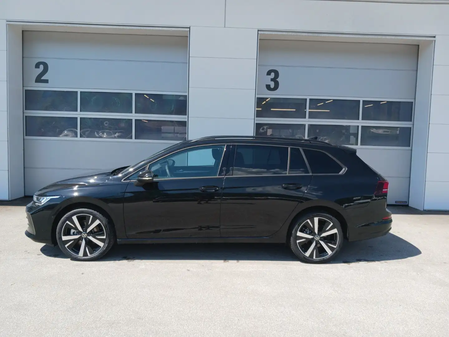 Volkswagen Golf Variant 2.0 TDI 110 kW Business DSG Schwarz - 2