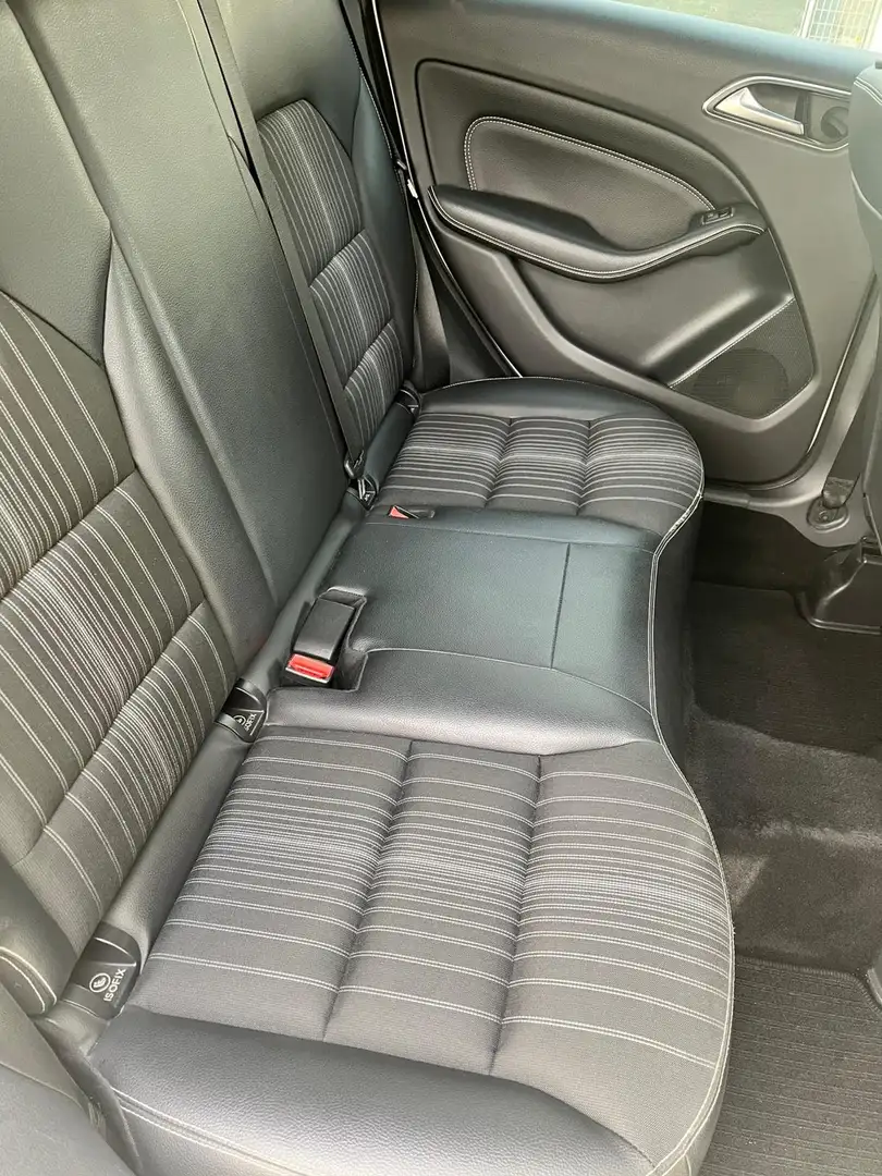 Mercedes-Benz 180 premium Blanc - 2