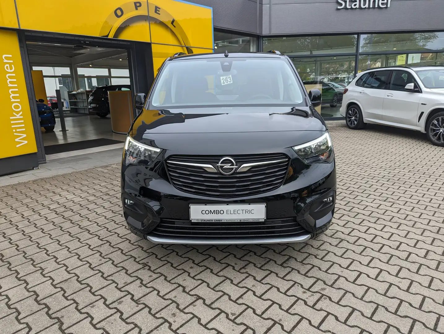 Opel Combo - e Life Ultimate XL *180°KAMERA*NAVI*SHZ*LHZ* Black - 2