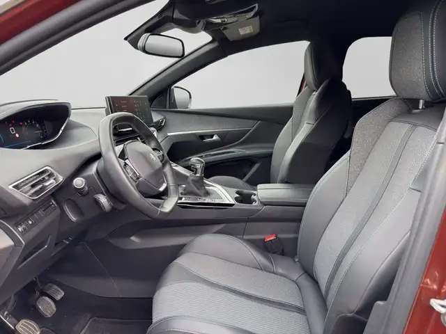 Peugeot 5008 view 8