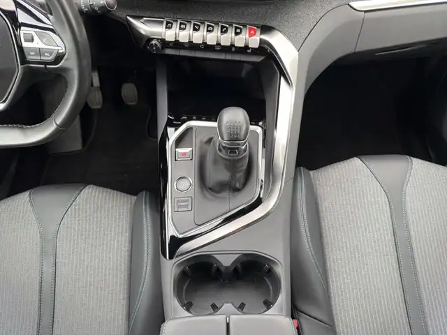 Peugeot 5008 view 11